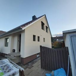 Barsighausen k Hanower.  Kompletna elewacja ( docieplenie 16 + tynk akrylowy)  15dni. 