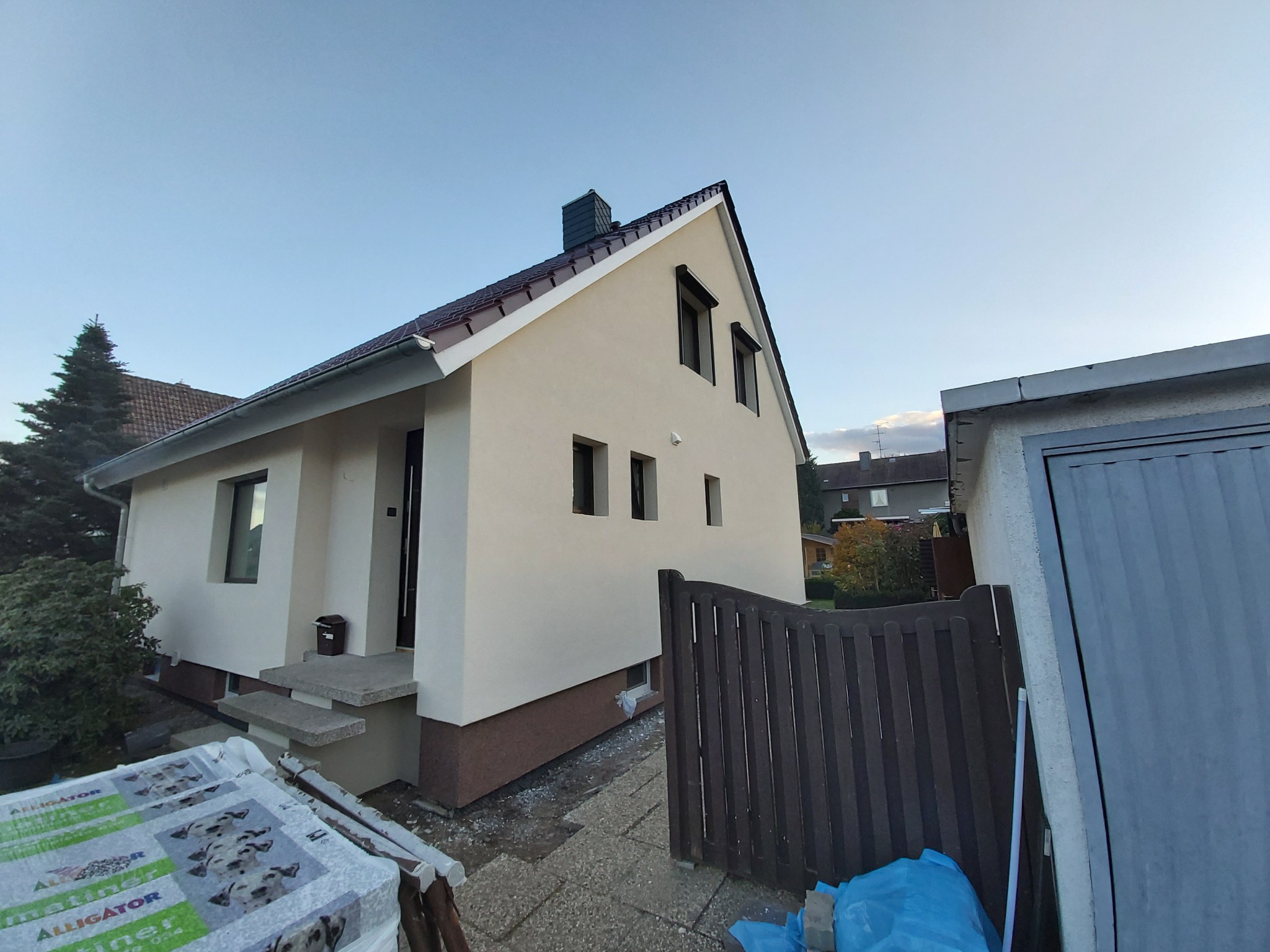 Barsighausen k Hanower. Kompletna elewacja ( docieplenie 16 + tynk akrylowy) 15dni.