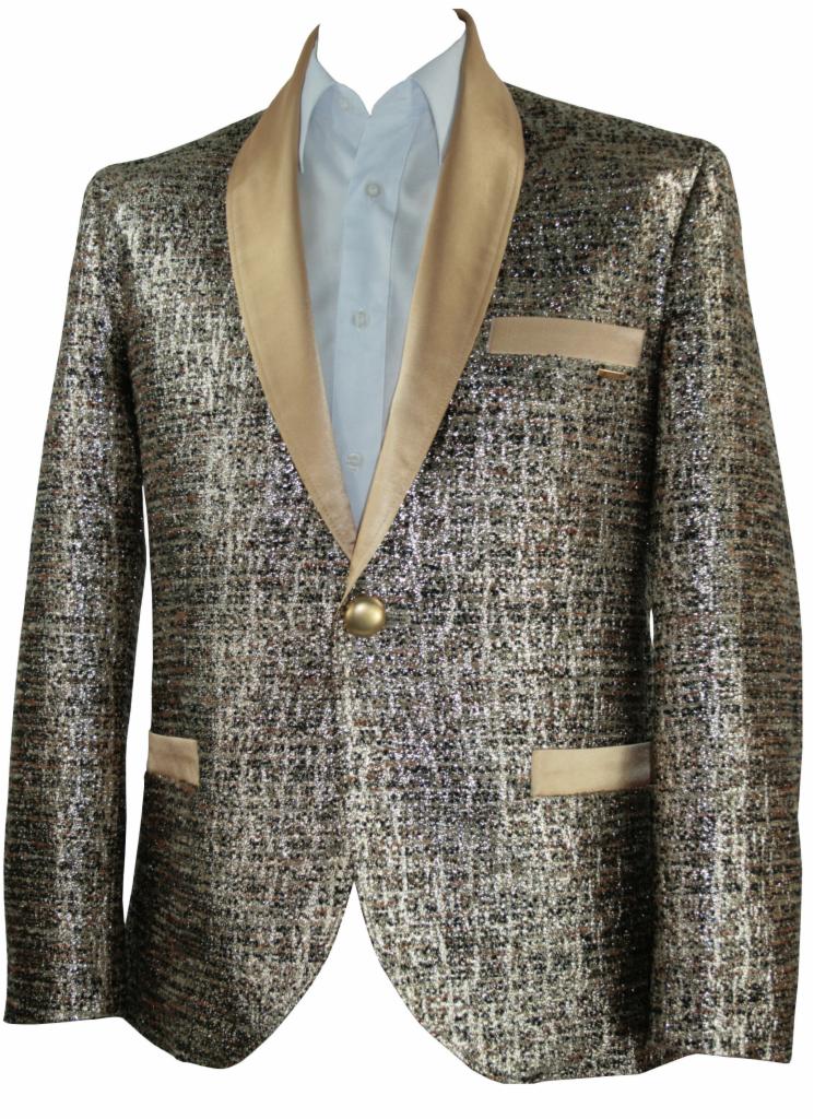 Błyszcząca marynarka męska w tweedowym stylu z satynowymi klapami i kieszeniami, zapinana na jeden złoty guzik, na manekinie z jasnoniebieską koszulą.