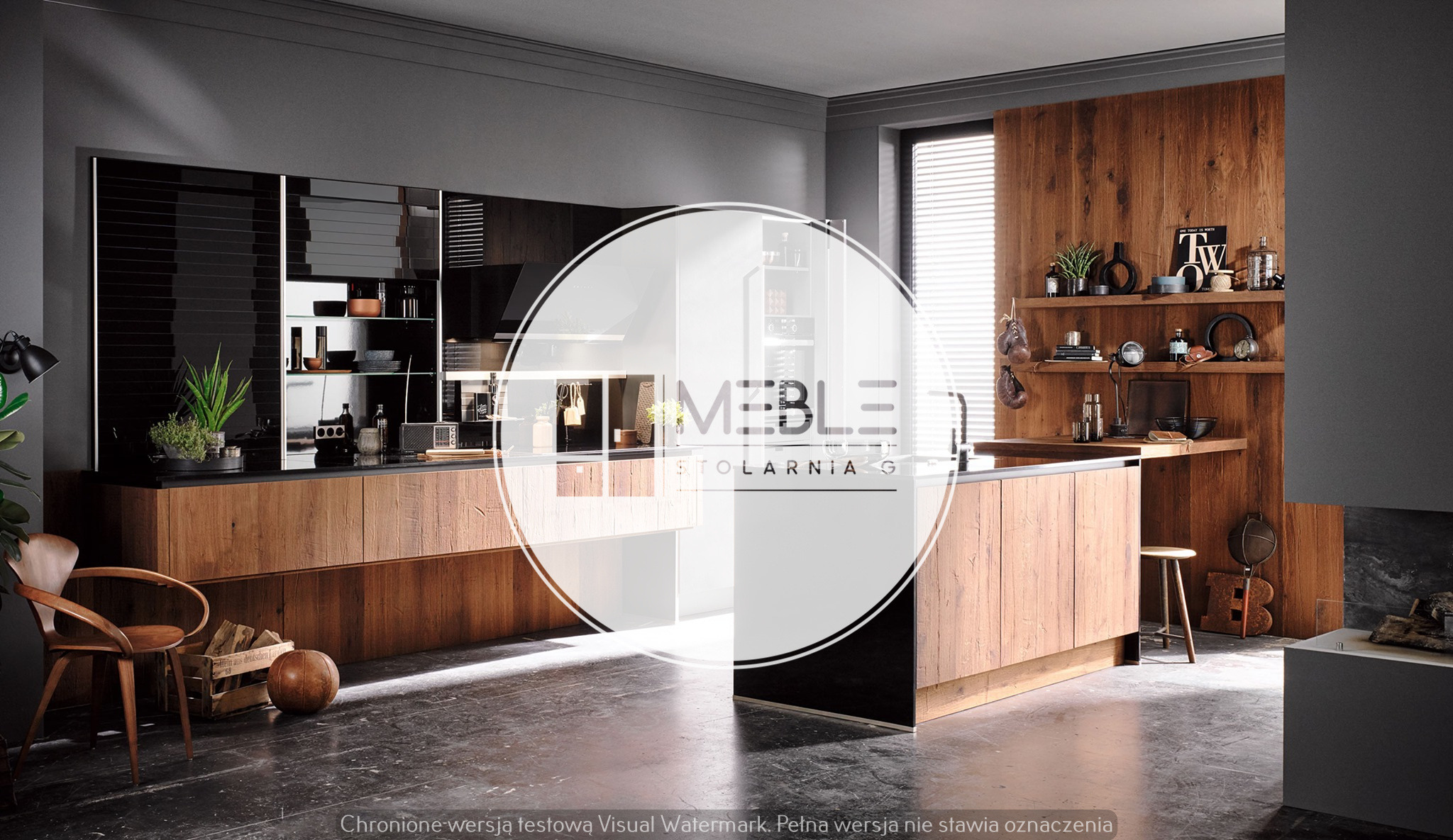 Nowoczesna kuchnia z czarnymi, błyszczącymi szafkami górnymi i drewnianymi frontami dolnymi, uzupełniona o drewniane półki dekoracyjne, krzesło z drewnianą skrzynką i piłką, całość w szaro-brązowej...