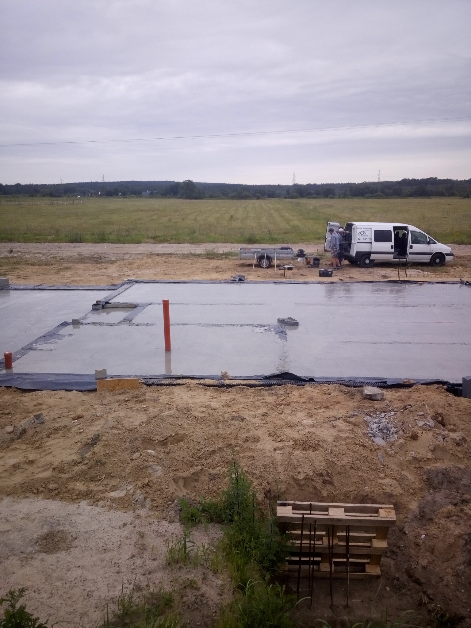 Fundamenty budowa Uraz