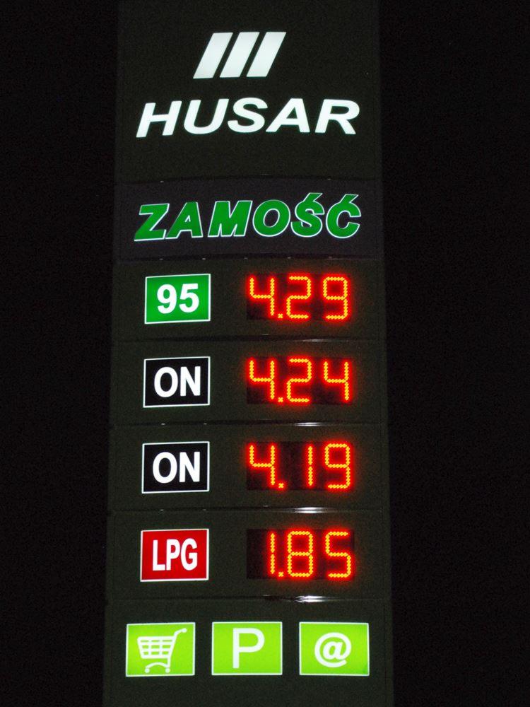 TOT wyświetlacze cen dla stacji paliw