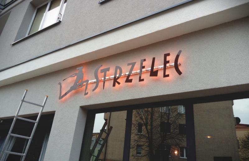 Reklama świetlna - panel z efektem echo/halo