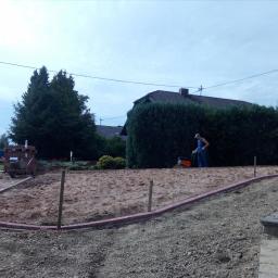 Ogrody Mościckiego - Przygotowywanie trawnika