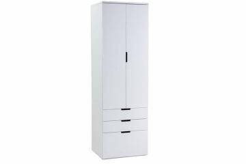 Biała, wysoka szafa z trzema szufladami na dole i dwudrzwiową górną częścią, minimalistyczny design, czarne uchwyty, na białym tle.