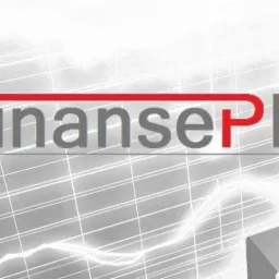 Logo FinansePlus na tle wykresu giełdowego i słupk&oacute;w, z numerem telefonu kontaktowego do doradcy.