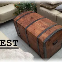 Kufer posagowy po renowacji /lata międzywojenne/