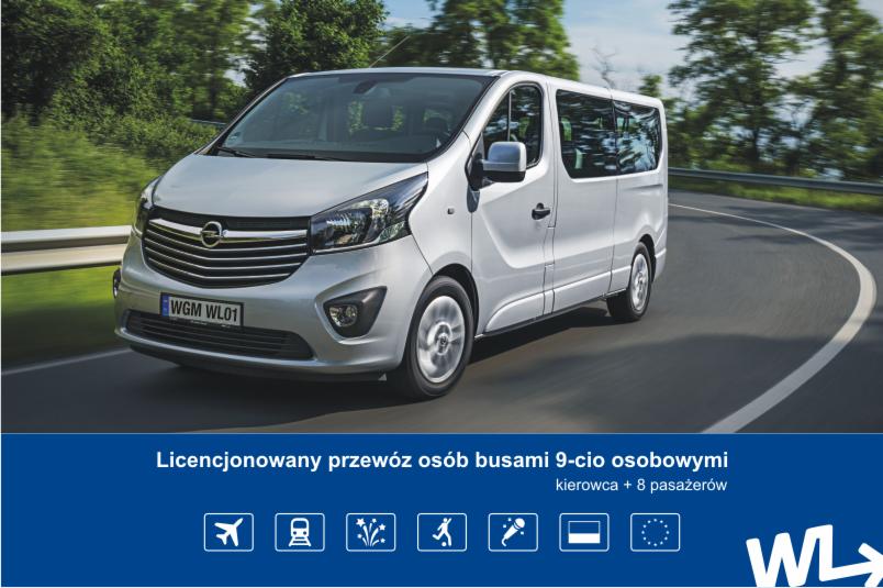 Srebrny Opel Vivaro z numerem rejestracyjnym WGM WL01 na krętej drodze, otoczony zielenią, prezentowany jako licencjonowany bus do przewozu 9 osób.