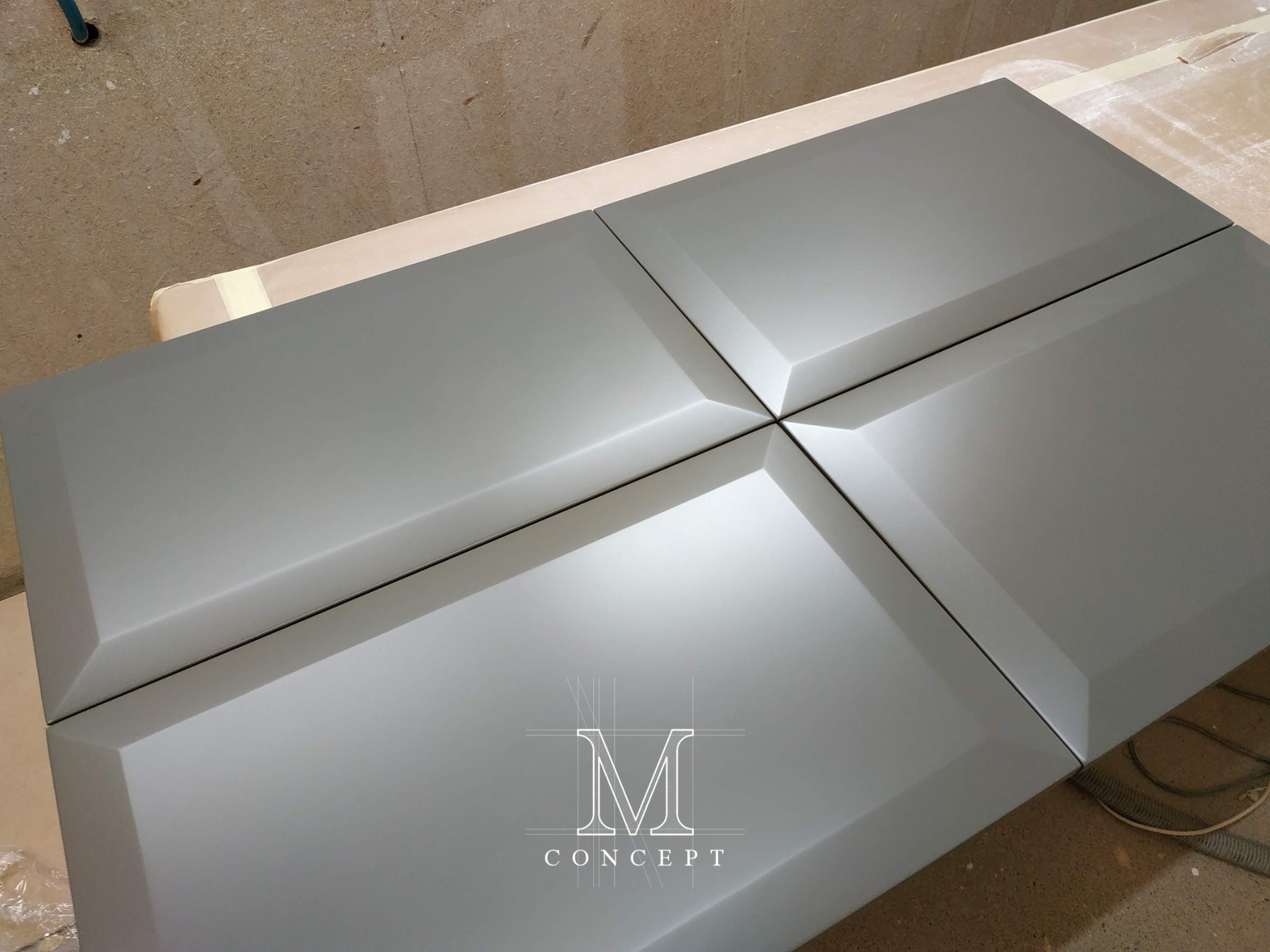 meble kuchenne, fronty frezowane w nowoczesne poduchy, blaty ATLAS plan GREY stone, sprzęt AGD marki Siemens