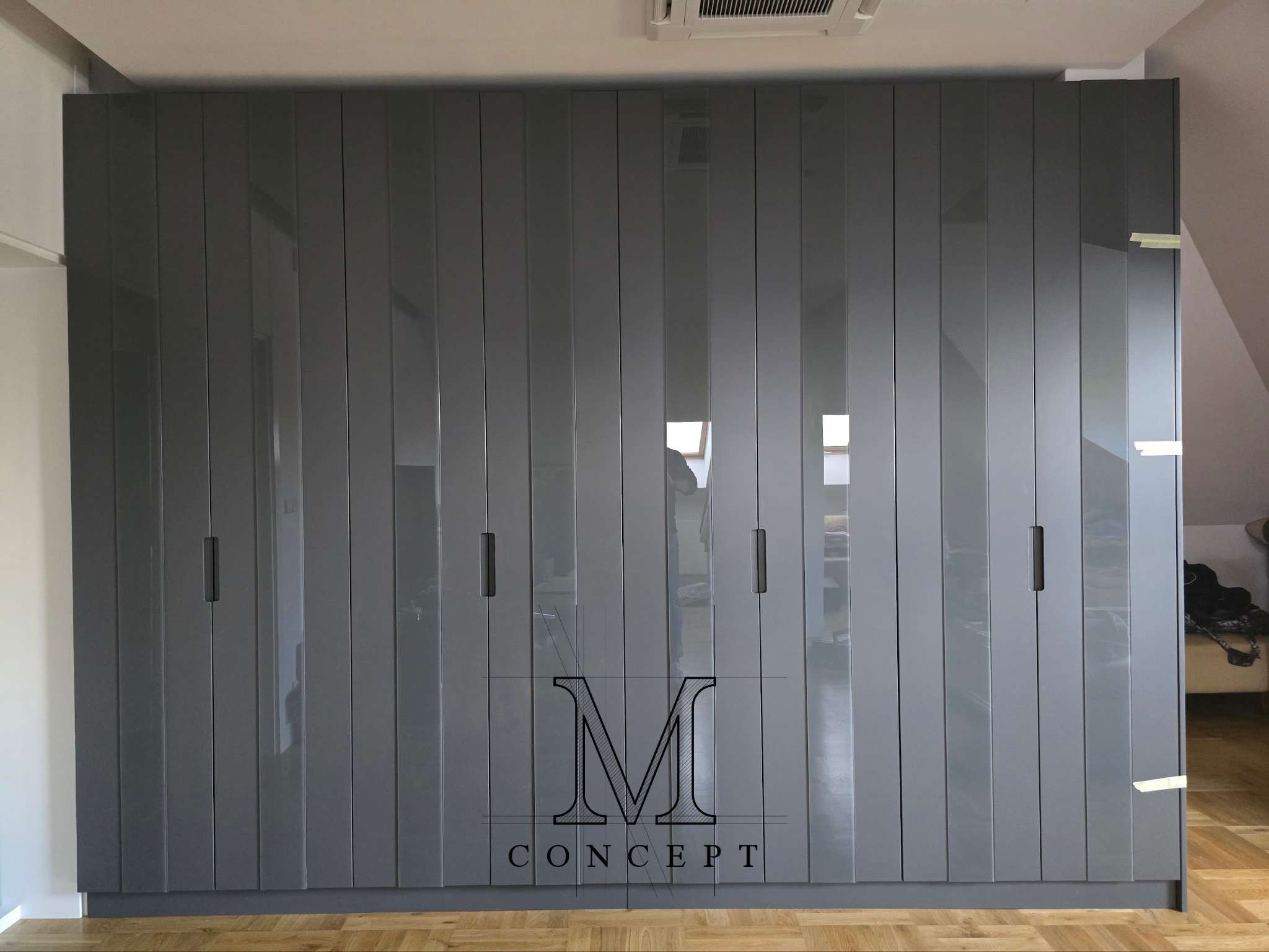 szafa fronty MDF półmat NCS S 7500-N pasy szkła malowane od spodu również na NCS S 7500-N