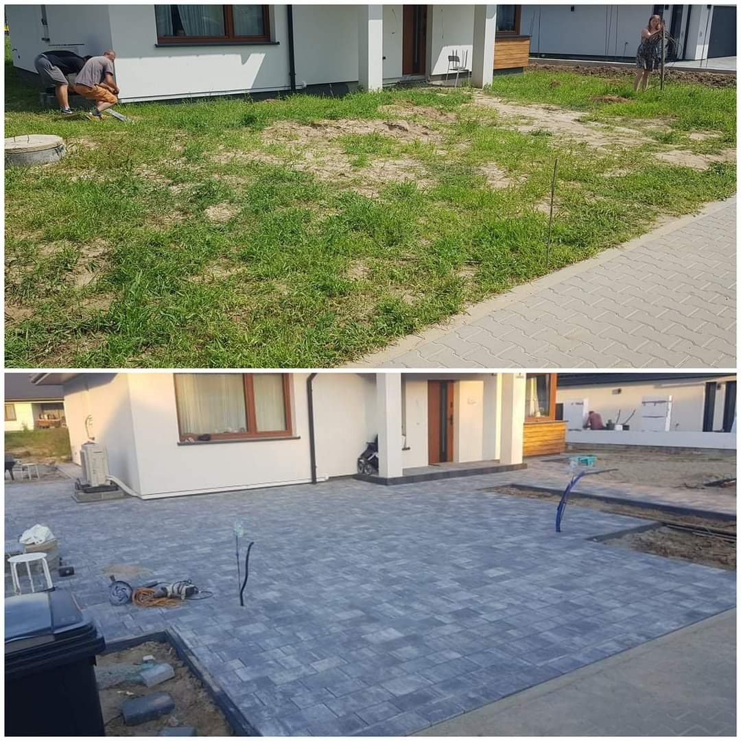 Dwa ujęcia: teren przed domem przed i po ułożeniu szarej kostki brukowej. Na pierwszym ujęciu trawa, na drugim gotowa nawierzchnia z widocznymi narzędziami i sprzętem budowlanym.