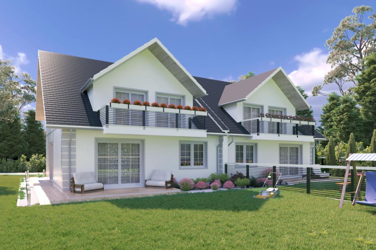 Dwukondygnacyjny dom z ciemnym dachem, balkonami z kwiatami, białymi ścianami i dużymi oknami, otoczony zielonym trawnikiem i ogrodem, z kosiarką i huśtawką na pierwszym planie.