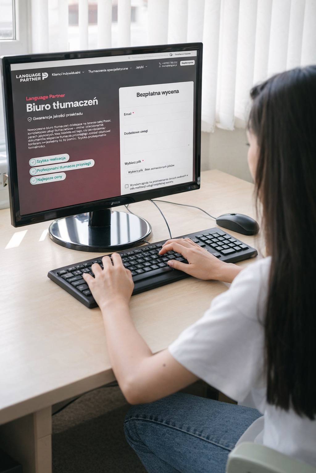 Specjalizujemy się w tłumaczeniach prawniczych, technicznych, medycznych oraz marketingowych.