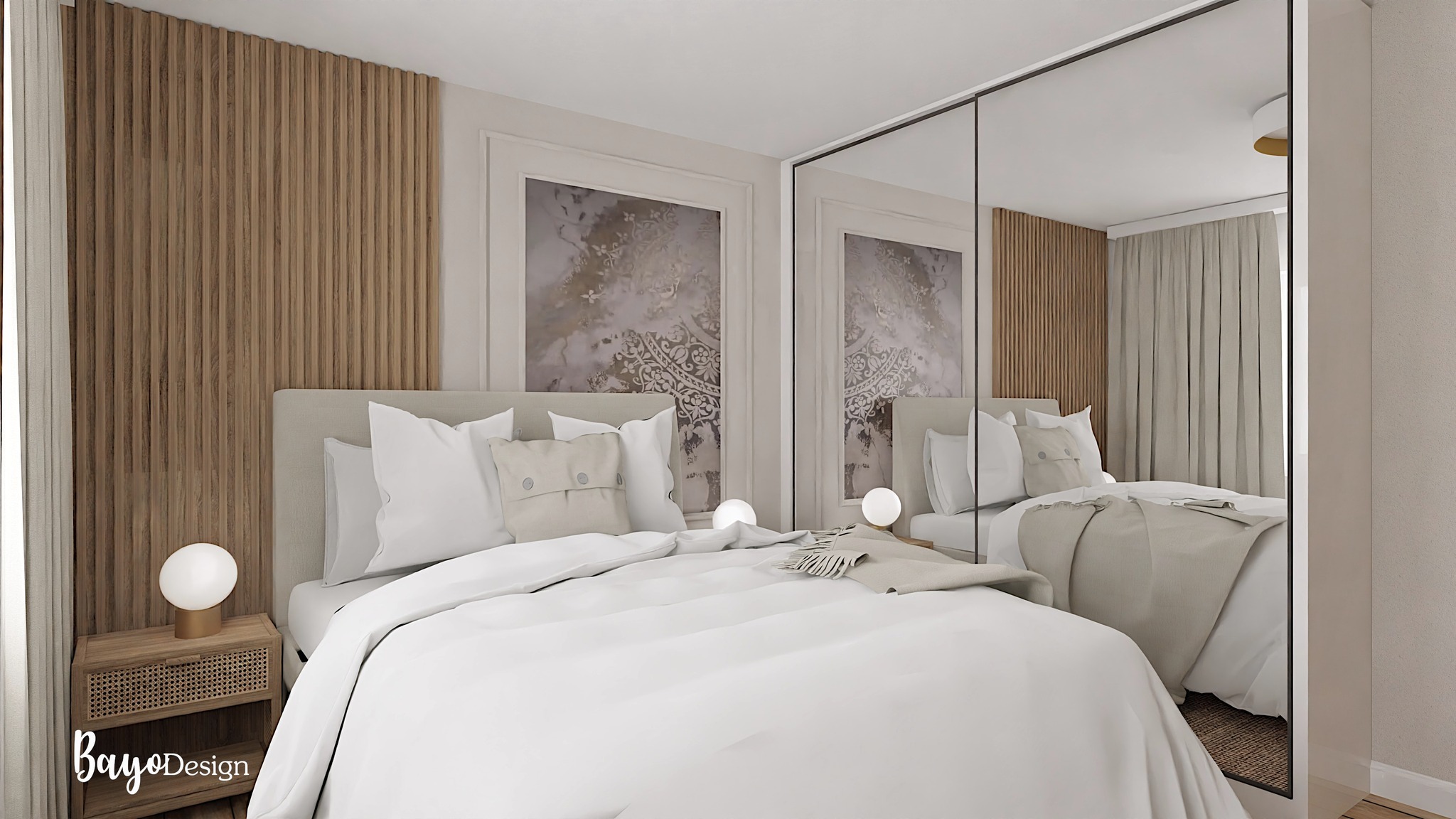Elegancka sypialnia z łóżkiem, drewnianą ścianą z lamelami i szafą z lustrzanymi drzwiami, nocna szafka z rattanową wstawką i lampką, stonowana kolorystyka, widoczne logo firmy.