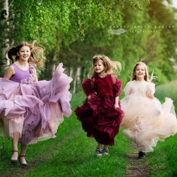 Sesje dziewczęce w pięknych sukniach