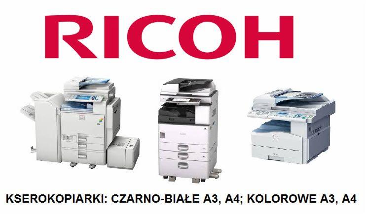Trzy używane kserokopiarki Ricoh w różnych konfiguracjach, czarno-białe i kolorowe, format A3 i A4, na białym tle z dużym czerwonym logo Ricoh u góry.