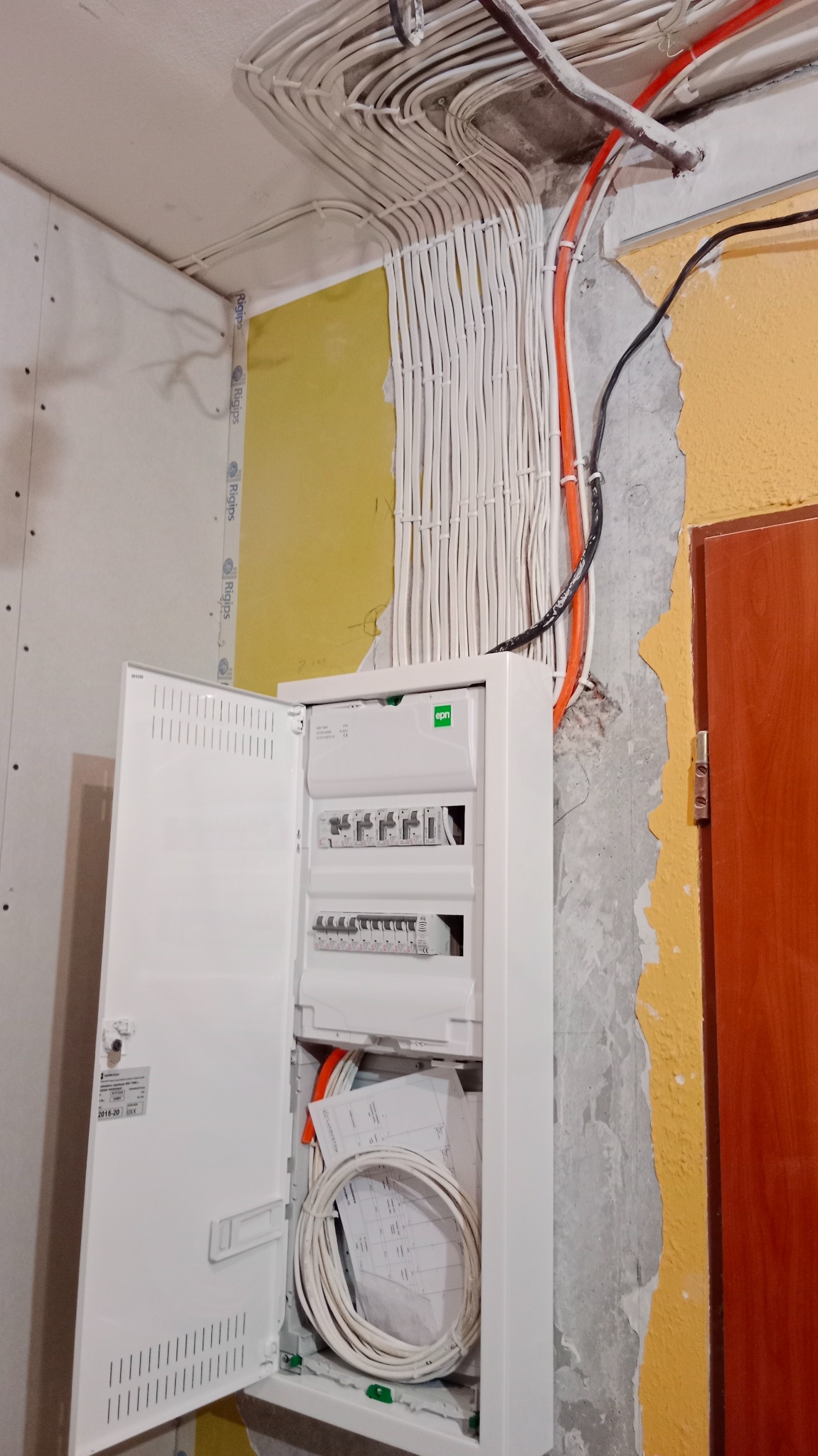 Instalacja teletechniczna i elektryczna, mieszkanie pod wynajem, Olsztyn