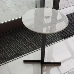 Stolik marmurowy Bianco Carrara