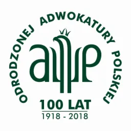Zielone logo Okręgowej Rady Adwokackiej w Polsce, upamiętniające 100-lecie 1918-2018, z stylizowanym orłem w koronie.