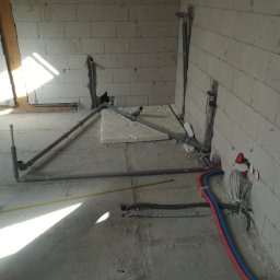 Instalacja hydrauliczna pod łazienkę na poddaszu