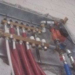 Damian Goszkowski - Instalacja ogrzewania podłogowego wraz z rozdzielaczem