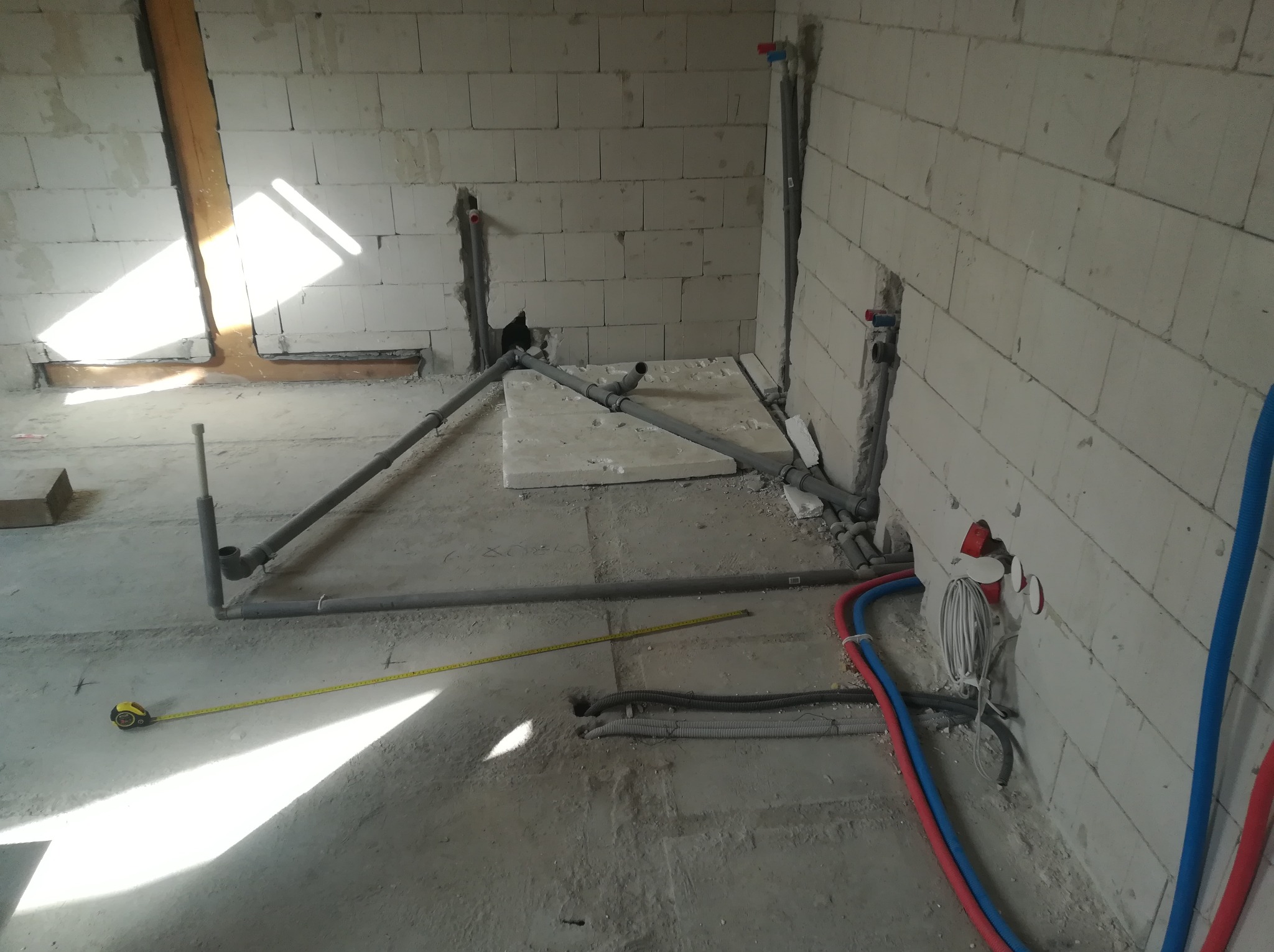 Instalacja hydrauliczna pod łazienkę na poddaszu