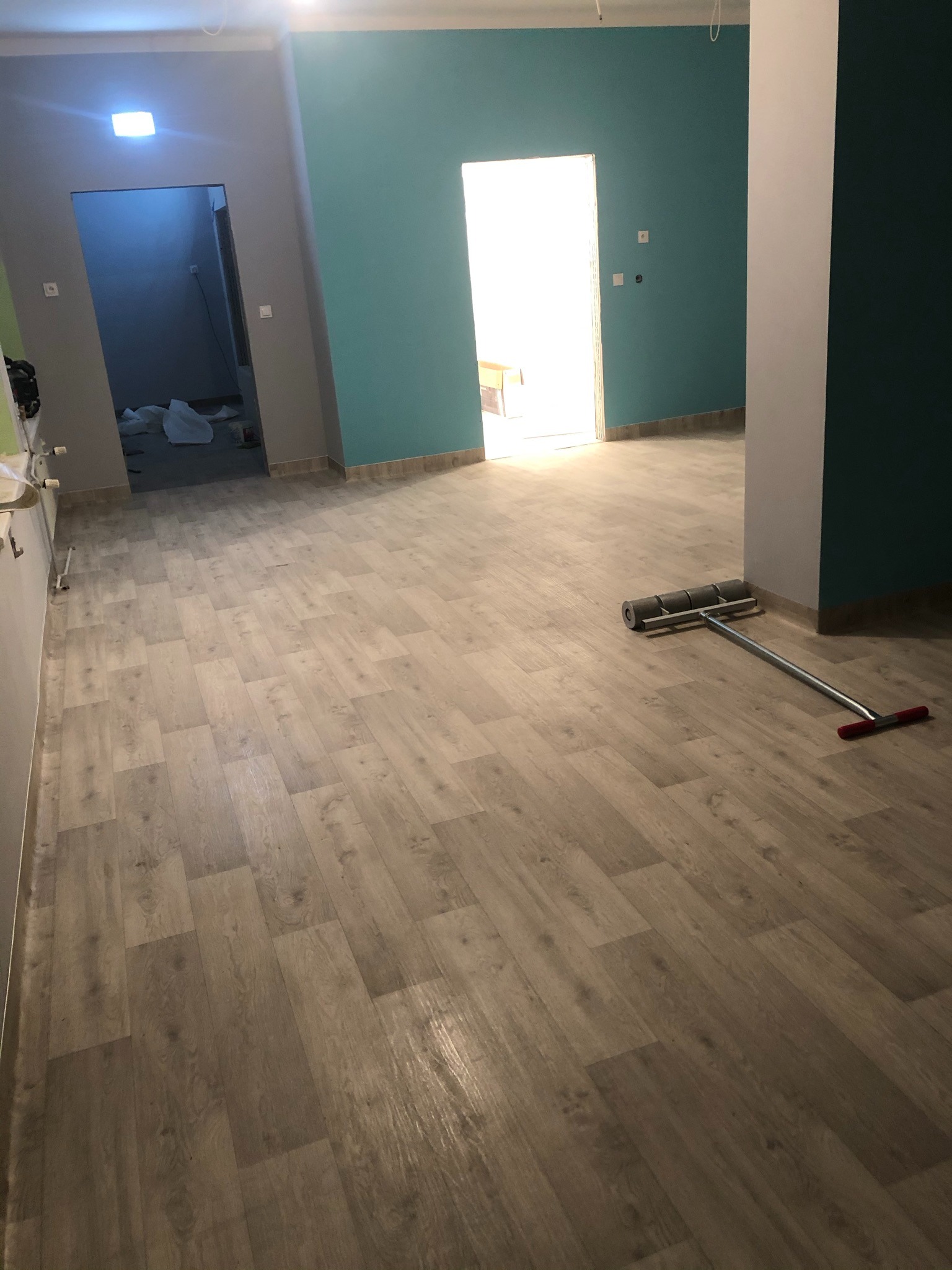 Sprzedaż Oraz Montaż Wykładziny PCV. + Przygotowanie podłoża poprzez wylanie wylewki Żłobek