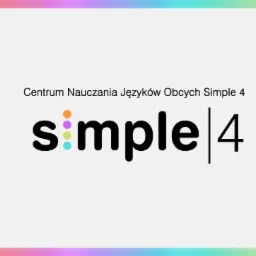 Logo centrum nauczania języków obcych Simple 4 z kolorowymi kropkami nad literą 's' i pionową linią oddzielającą słowo 'simple' od cyfry '4', umieszczone na jasnoszarym tle z kolorowym paskiem...