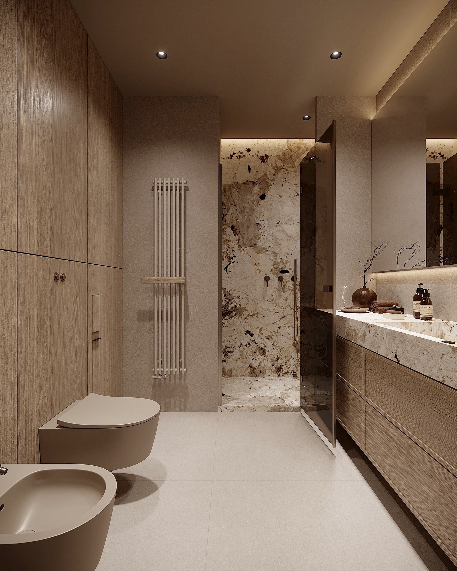 Elegancka łazienka w beżach: drewniane szafki, marmurowy prysznic, minimalistyczny grzejnik i armatura. Subtelne oświetlenie podkreśla naturalne materiały.