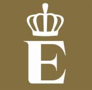 Eleganckie logo firmy z Krakowa, stylizowane na monogram z koroną, na jednolitym, ciepłym, beżowym tle. Minimalistyczny design, wysoka czytelność.