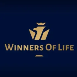 Złote logo Winners Of Life na granatowym tle, przedstawiające stylizowanego orła z koroną. Minimalistyczny design.