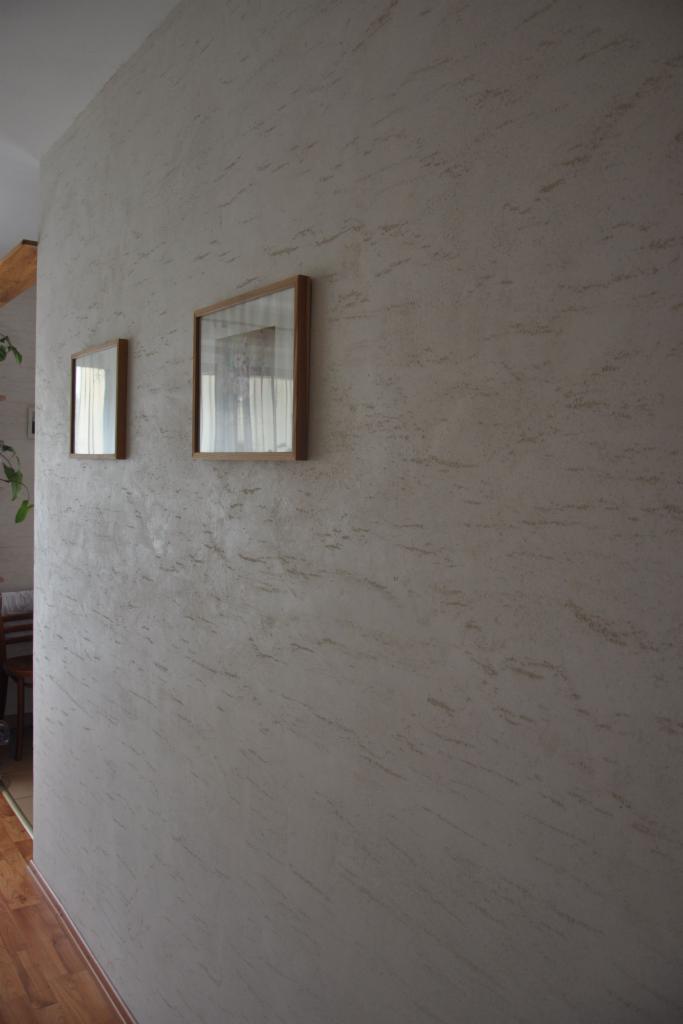 wykonczenie trawertynem kolor naturalny