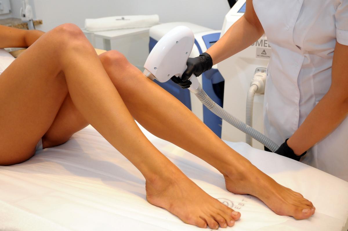 Depilacja laserowa nóg Kraków. Salon Kosmetyczny