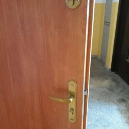 Drzwi antywłamaniowe ze wzmocnionymi zamkami