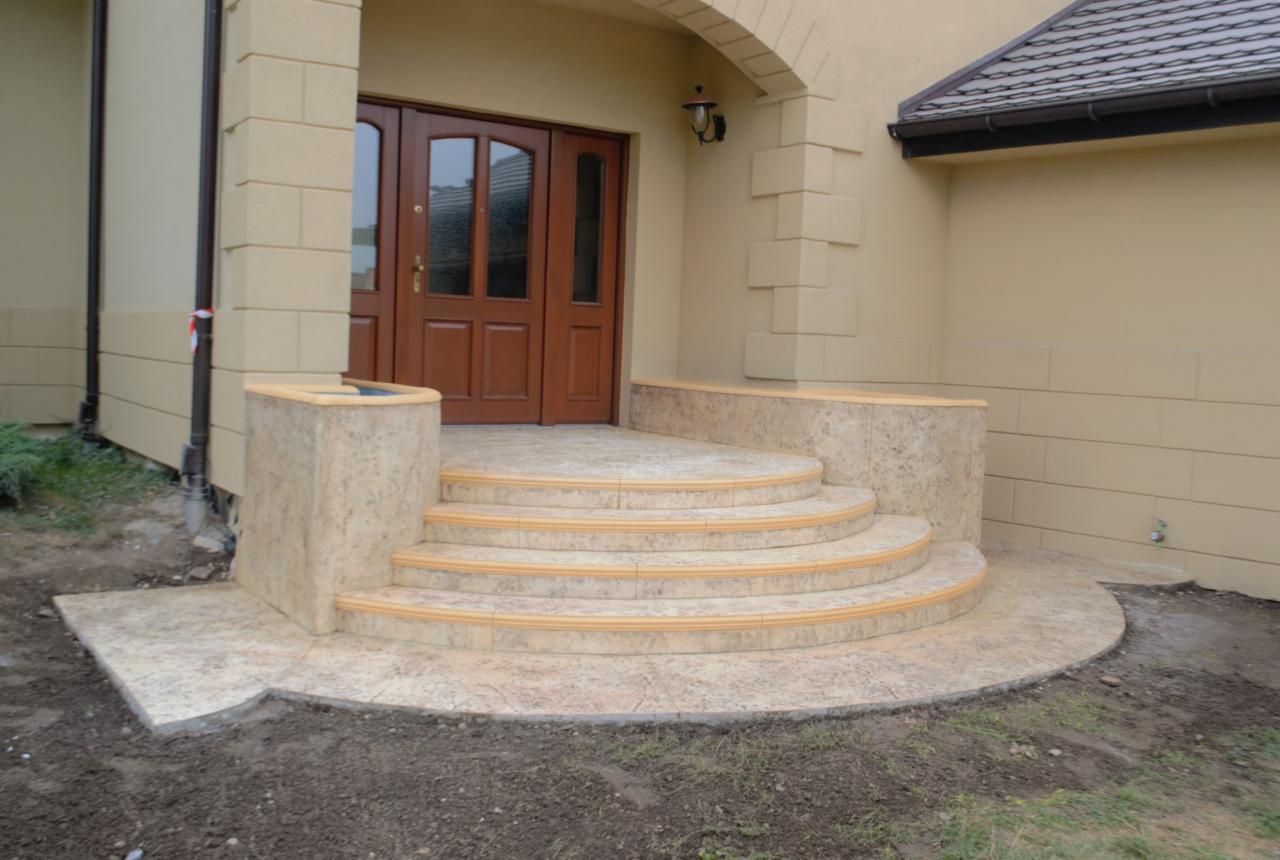 Schody zewnętrzne z dekorowanym kapinosem - Jedyne takie w Polsce !!! - autorskie opracowanie technologii