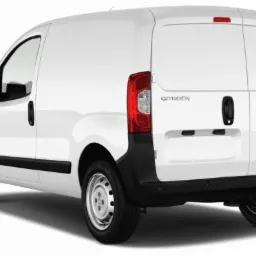 Biały Citroen Nemo z tyłu, widoczne logo i nazwa modelu, czarne elementy wykończenia, stalowe felgi.