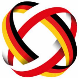 Abstrakcyjne logo z przeplatających się wstęg w kolorach flagi Niemiec i czerwonej wstęgi, tworzące kształt kuli.