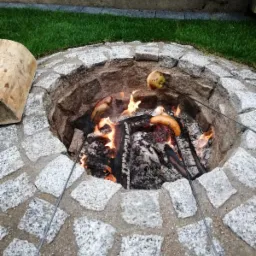 z pozostałych kostek zrobiliśmy palenisko