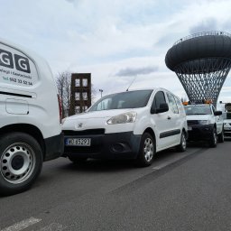 Zwiększamy nasze zaplecze sprzętowe. Posiadamy oddzielne auta do prowadzenia nadzorów geotechnicznych na istniejących budowach. 