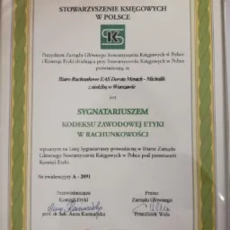 Certyfikat Stowarzyszenia Księgowych w Polsce potwierdzający bycie sygnatariuszem Kodeksu Zawodowej Etyki w Rachunkowości dla Biura Rachunkowego EAS Dorota Menich-Michalik z Warszawy, podpisany...