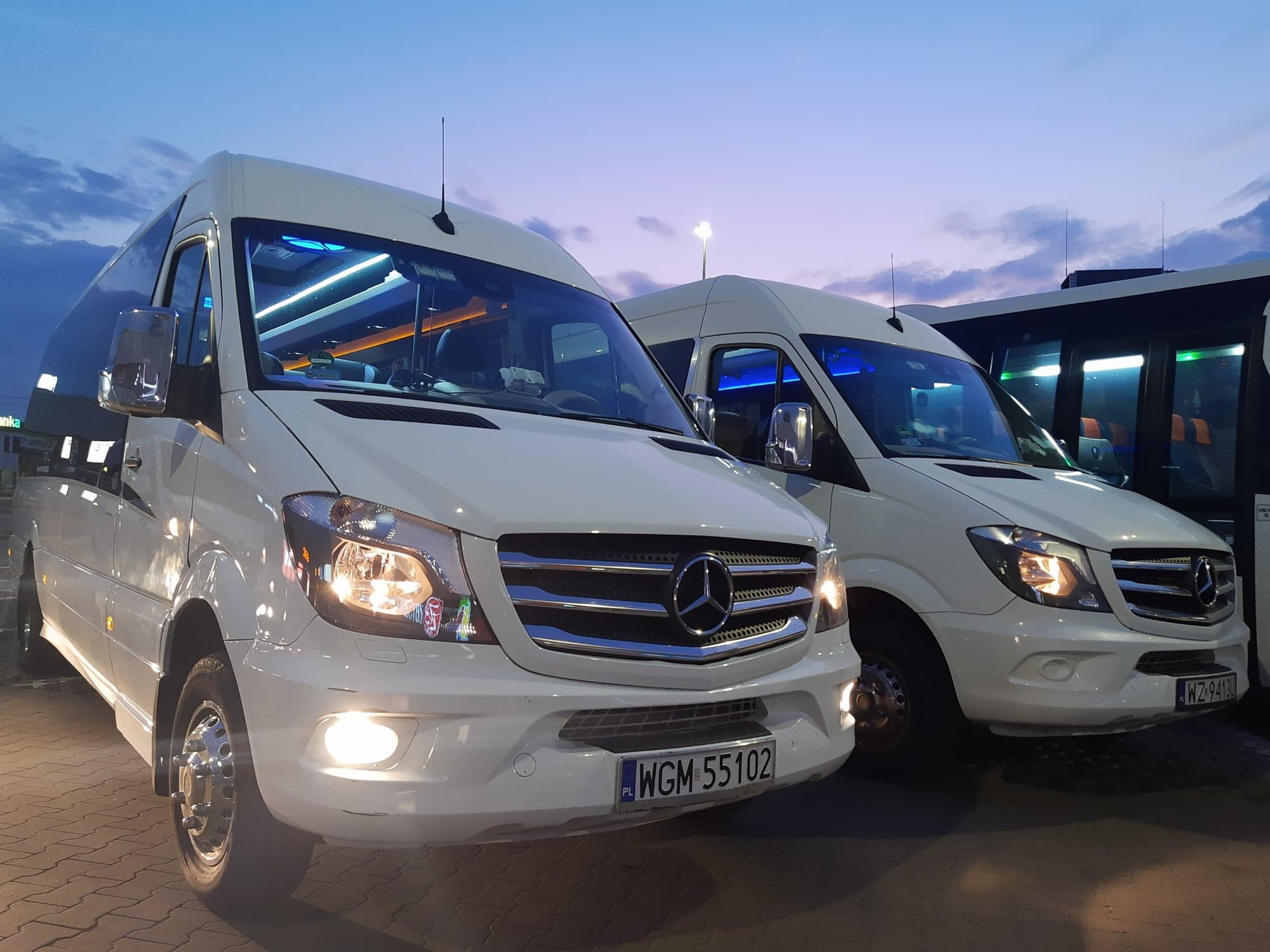 Mercedesy Sprintery 20 miejsc+ kierowca (VIP)