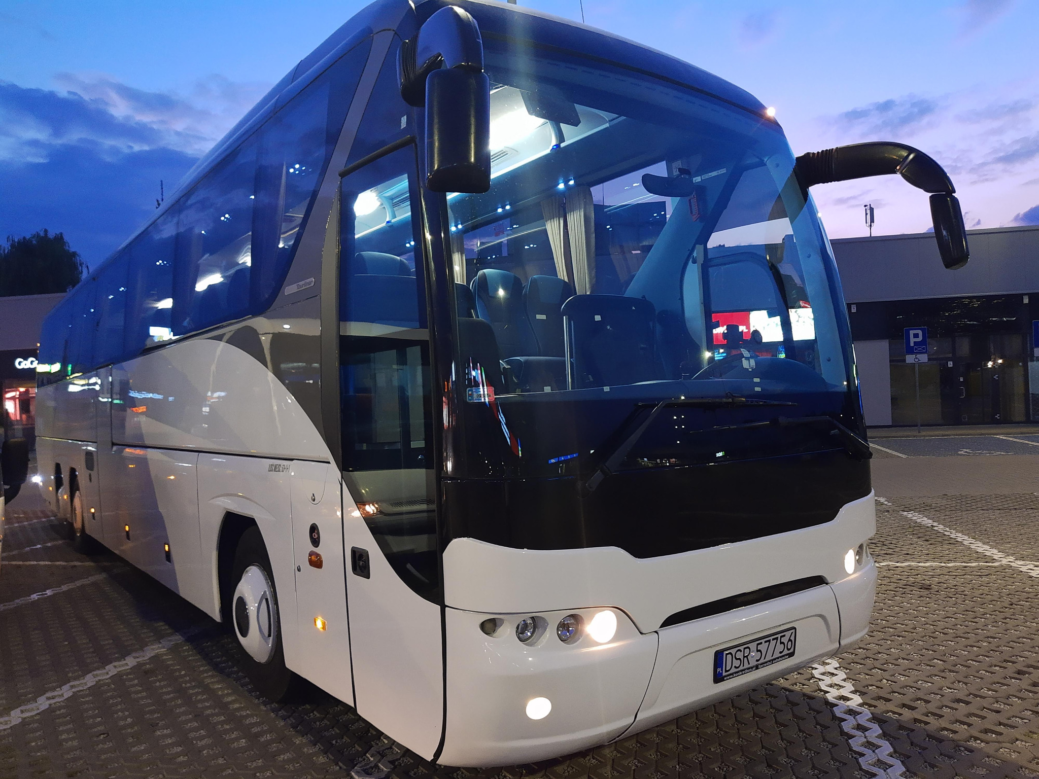 Neoplan Tourliner 63 miejsca+ kierowca