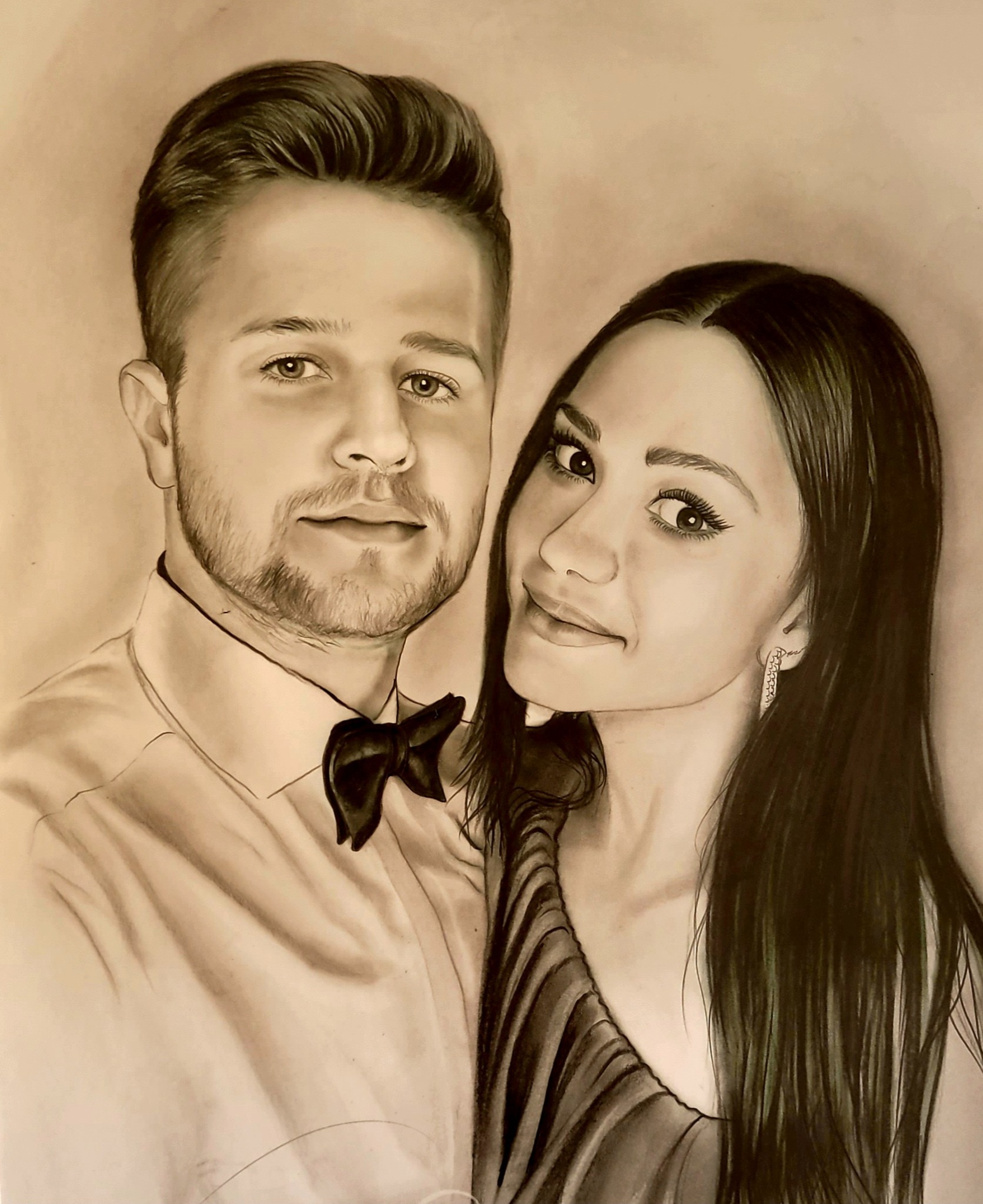 Ołówkowy portret pary: mężczyzna w muszce i kobieta z kolczykami, wykonany z dbałością o detale, prezentujący realistyczne cieniowanie i ekspresję.