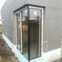 Okno 90' bez słupka narożne, szyby klejone, ciepłe parapety + ciepły montaż Soudal