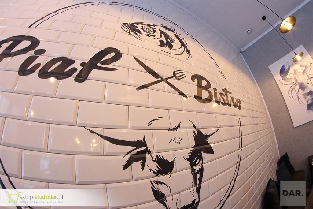 druk uv na płytkach ceramicznych