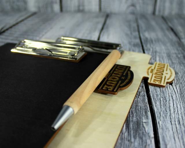 Drewniane clipboardy