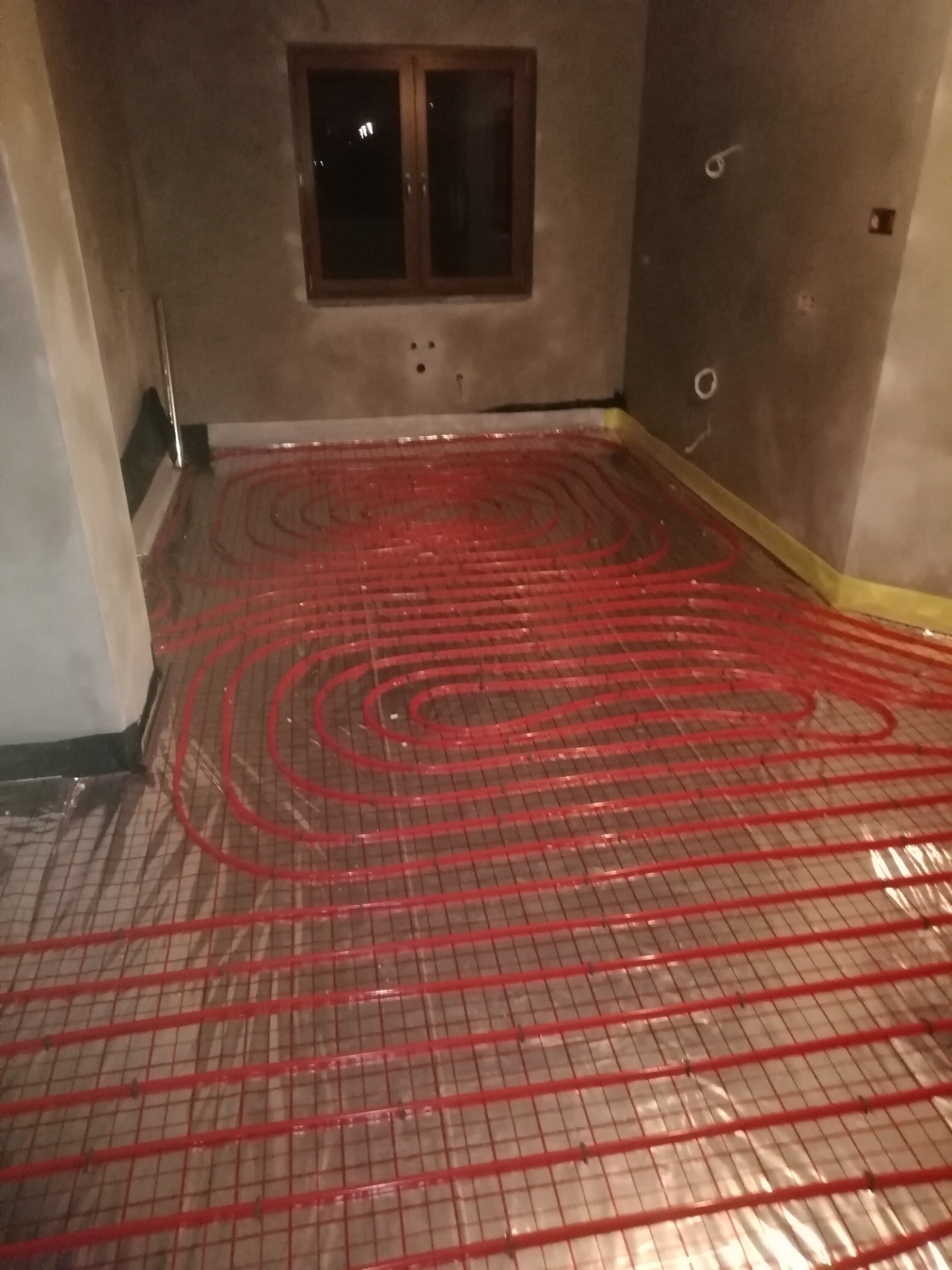 Ogrzewanie podłogowe kuchnia / jadalnia .