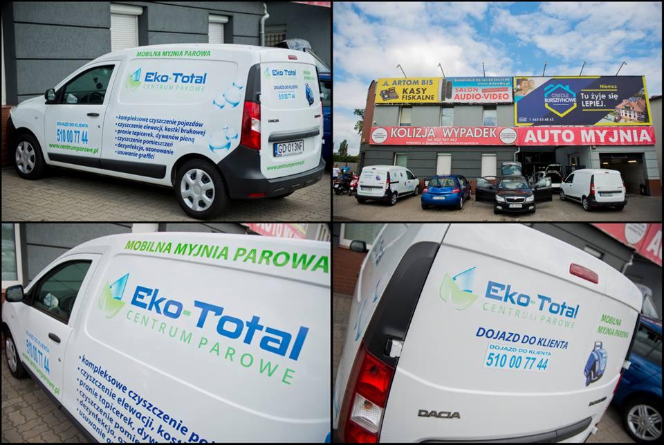 Kolaż czterech ujęć białego samochodu dostawczego Dacia z logo firmy Eko-Total Centrum Parowe, oferującej mobilne mycie parowe i czyszczenie, na tle budynku z szyldem Auto Myjnia