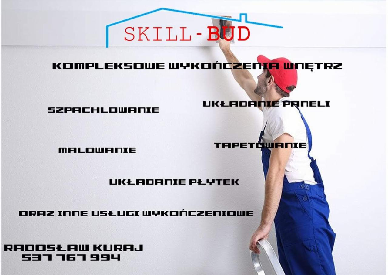 Grafika reklamowa firmy remontowej: mężczyzna w czerwonej czapce i niebieskim kombinezonie wygładza ścianę szpachelką, obok wypisane usługi: szpachlowanie, malowanie, układanie paneli, tapetowanie,...