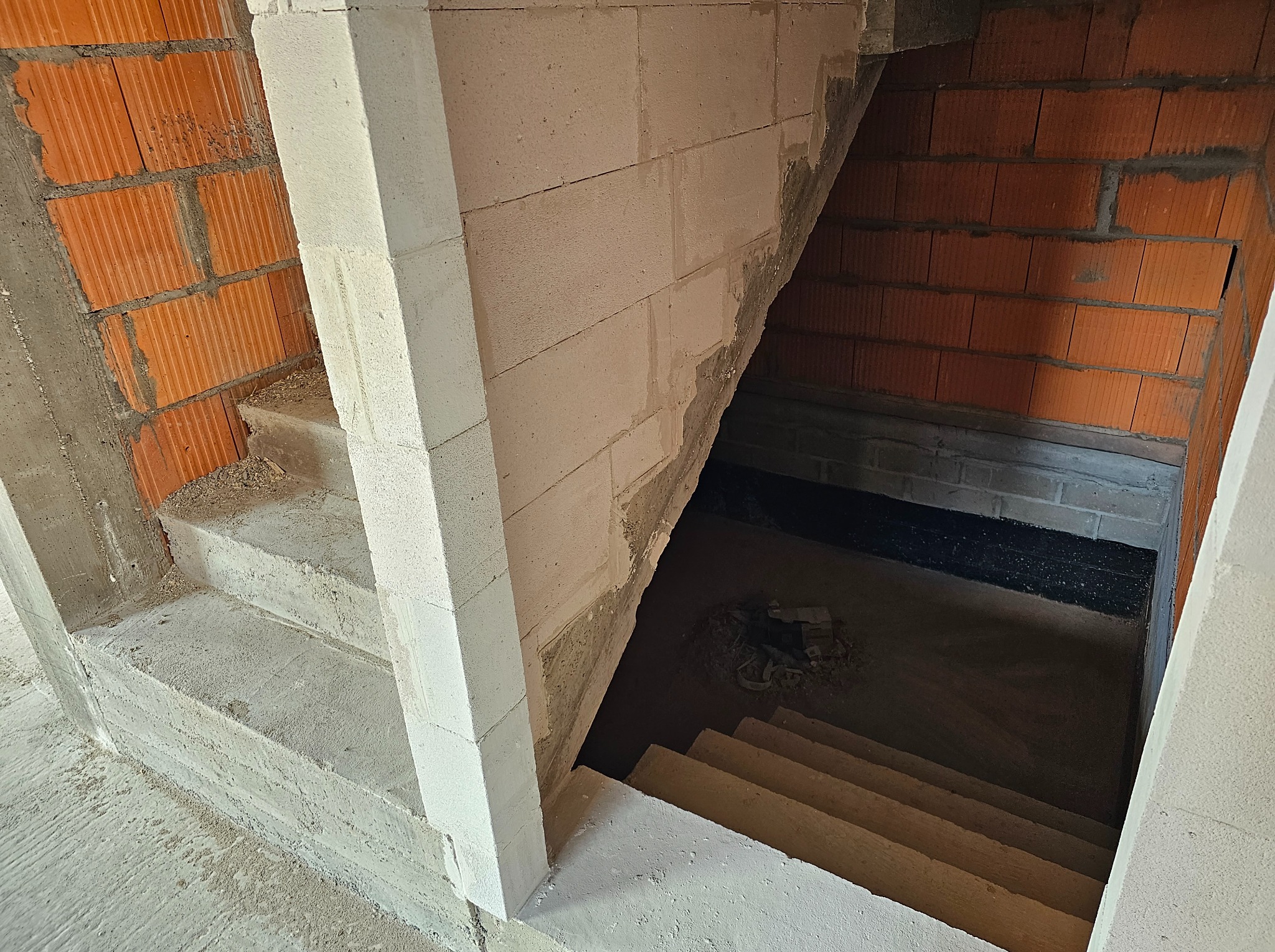 Mały schowek. podpiwniczenie.